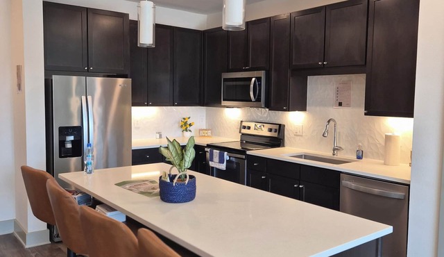 Cozy 2-bedroom in fabulous Frisco: pool and Gym Universal kids Resort 5 mins!