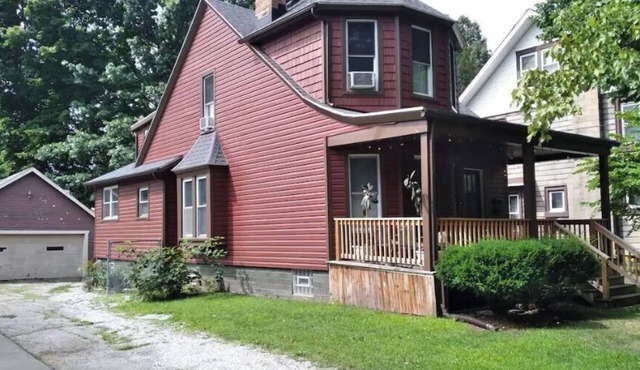 Cozy 2 bedroom in Highland Square, pets welcome!