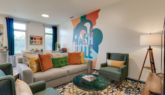 Cozy 2 Bedroom just 2.5 Miles to Broadway