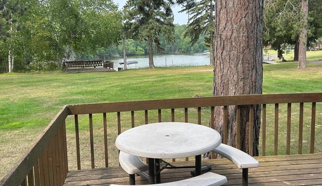Cozy 2 Bedroom lake front cabin - Chippewa Flowage, Dun Rovin Rd in Hayward, WI.