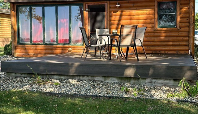 Cozy 2 Bedroom Lakeside Cabin on Lake Manuella