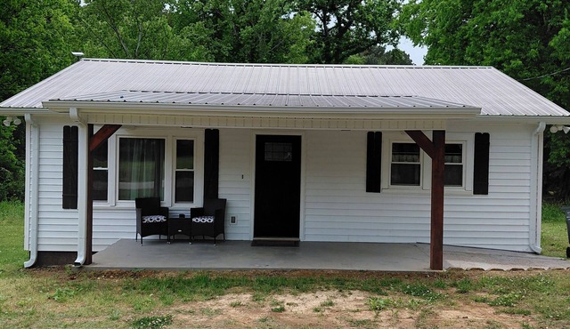 Cozy 2-bedroom lodge in Waterloo AL