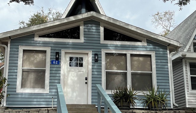 Cozy 2-bedroom Loft- Pool, Pickle Ball, B-ball, Theme Parks and More Clermont