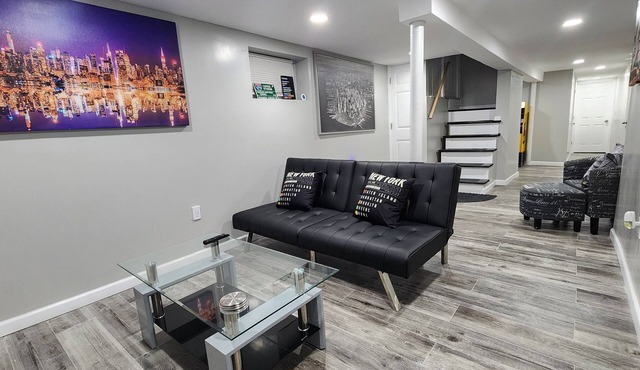 Cozy 2 Bedroom Luxury Basement Near Airport-NYC -Dream Mall -Prudential Centern