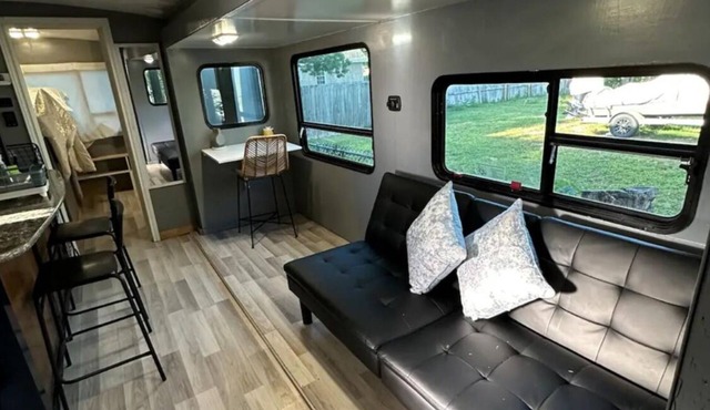 Cozy 2-bedroom mobile home in lovely Baytown with AC