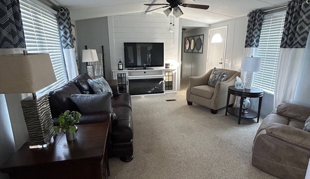 Cozy 2-bedroom Mobile home on farmland in charming Bethlehem