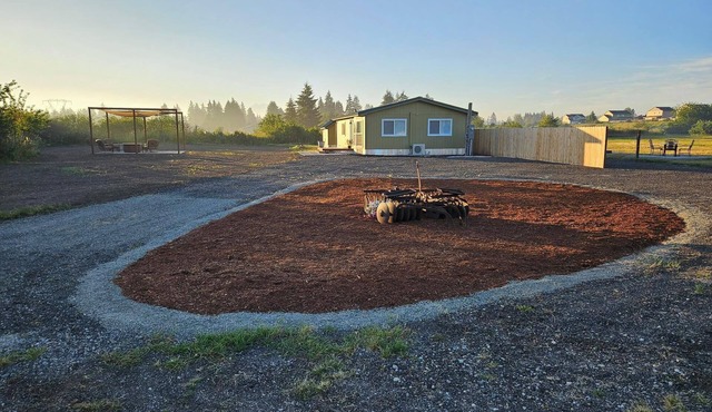 Cozy 2-bedroom on 10 acres with WiFi, AC in wonderful Yelm