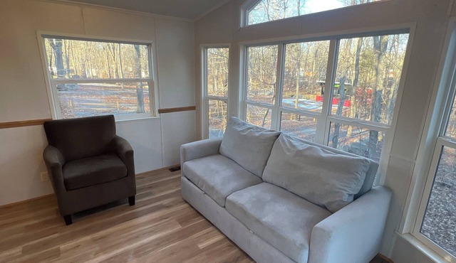 Cozy 2-bedroom Park Model / AC - within Strawberry Park Resort Campground