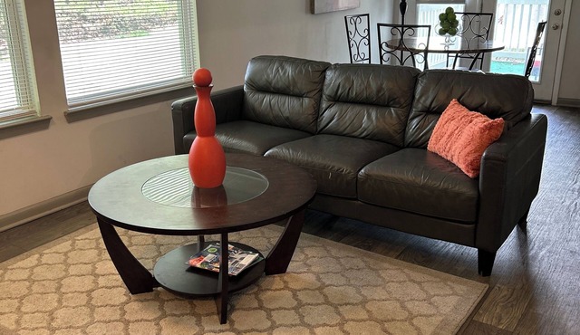 Cozy 2-bedroom Perfect Location in Alpharetta.