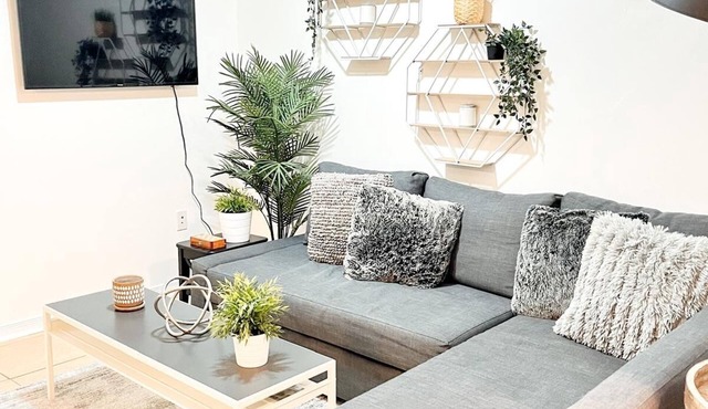Cozy 2 Bedroom Retreat in Heartland