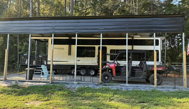 Cozy 2-bedroom RV in charming Farmerville 2 miles to boat ramp on DArbonne Lake