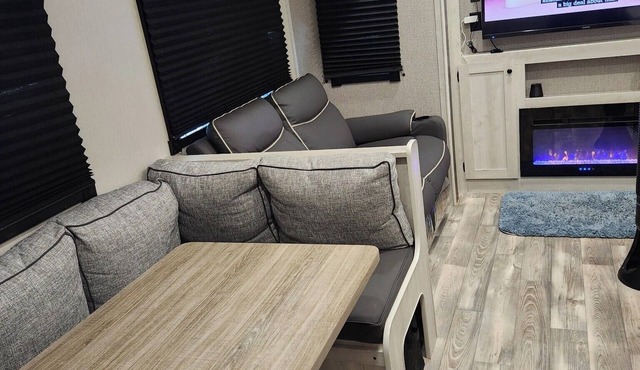 Cozy 2-bedroom RV in charming Kemah with WiFi, AC