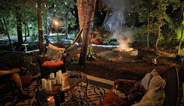 Cozy 2-bedroom RV with AC, fitness room in charming Crystal River