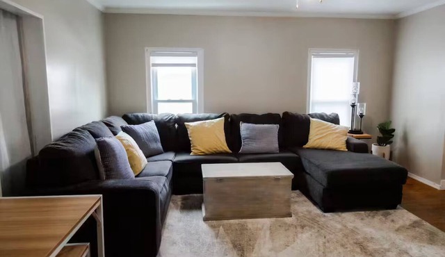 Cozy 2-bedroom, second floor apartment in Auburn. Pet-friendly!