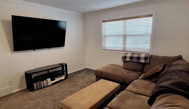 Cozy 2-Bedroom Shared Space (Not an Entire Home) – Your Gateway to the Mountains