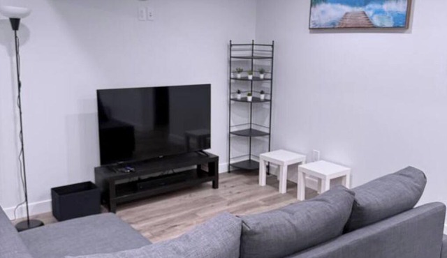 Cozy 2-Bedroom Short-Term stay in Calgary, AB. Canada.