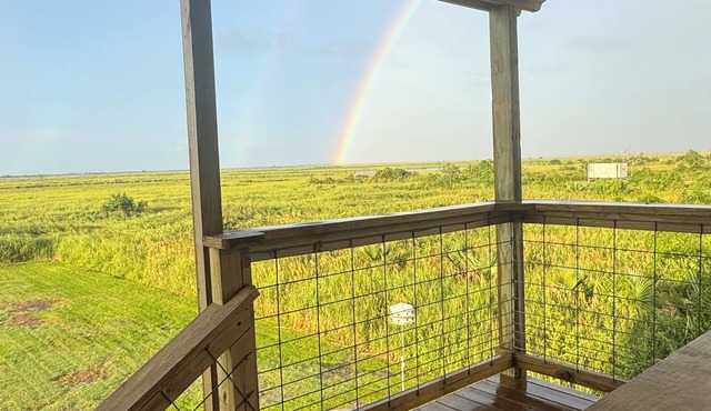 Cozy 2 bedroom slice of paradise in Hopedale, Louisiana, with AC, WiFi