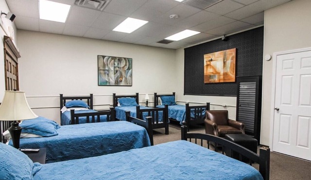 Cozy 2-bedroom studio with Wi-Fi in adorable Anniston