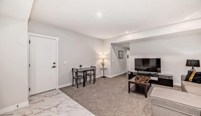 COZY 2 BEDROOM SUITE IN AMBLETON