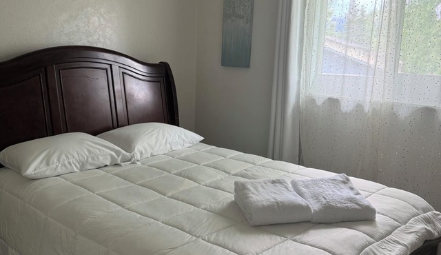 Cozy 2-bedroom townhome in quiet neighborhood!No pets!New kitchen!Fresh painting