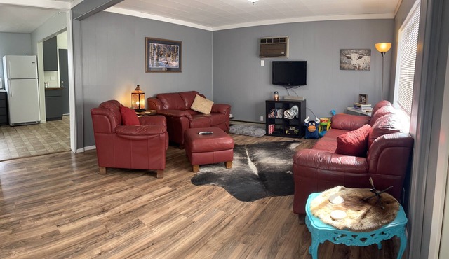 Cozy 2-Bedroom Townhome--Bring the Kiddos & Furry Friends!