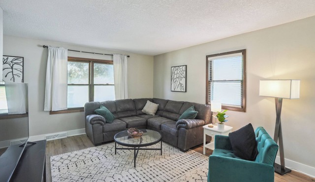 Cozy 2-bedroom townhome in Clive