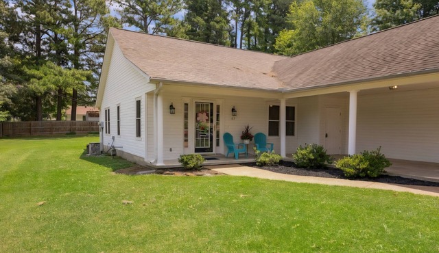Cozy 2-bedroom townhome in enchanting Jackson with AC