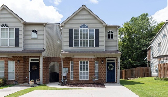 Cozy 2-bedroom townhome in charming Pelham