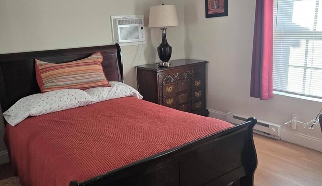 Cozy 2-bedroom Unit in Oak Ridge