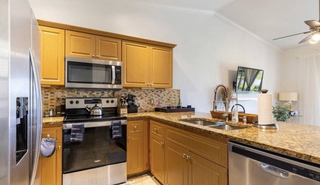 Cozy 2 bedroom Lakeview Villa|King & Queen Beds