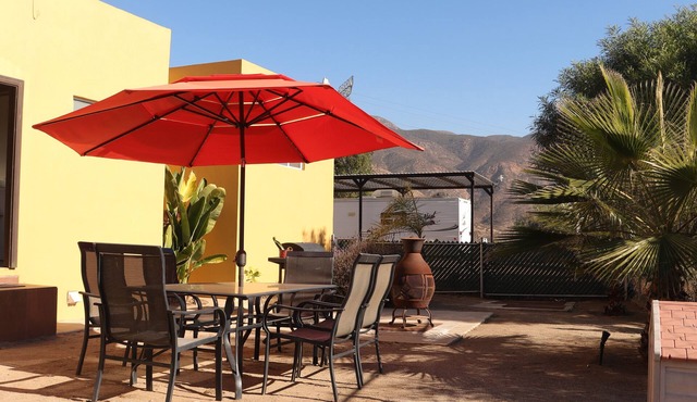 Cozy 2-bedroom villa in Ensenada with mountain views, 15 mins downtown & Valle G
