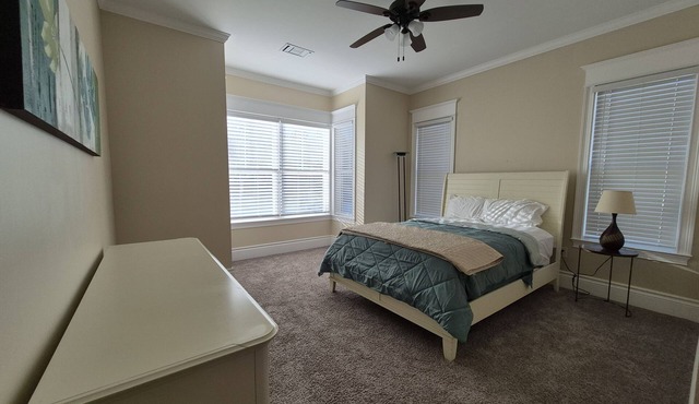 Cozy 2-bedroom villa in marvelous Fort Myers with AC