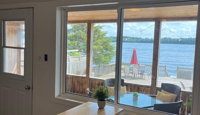 Cozy 2 bedroom water front cottage
