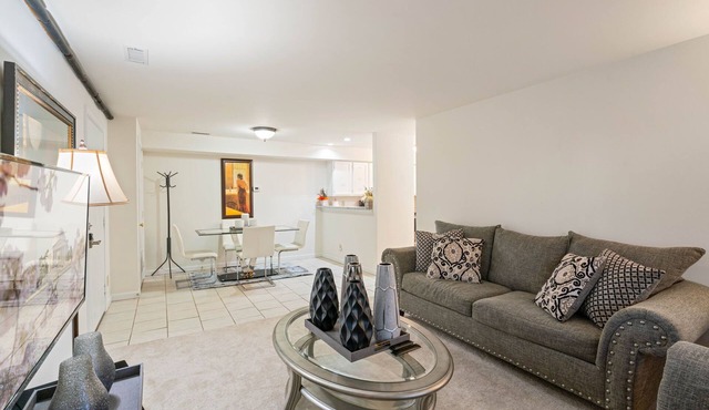 Cozy 2-bedrooms condo in the heart of Stafford