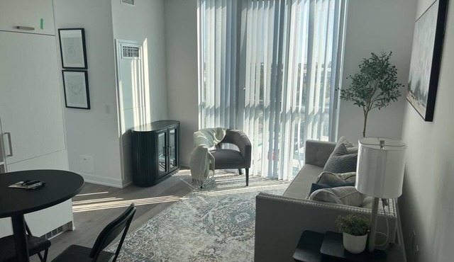 COZY 2 BEDROOMS nONE FULL BATH IN THE NEW DOWNTOWN VAUGHAN, MINS FROM SUBWAY