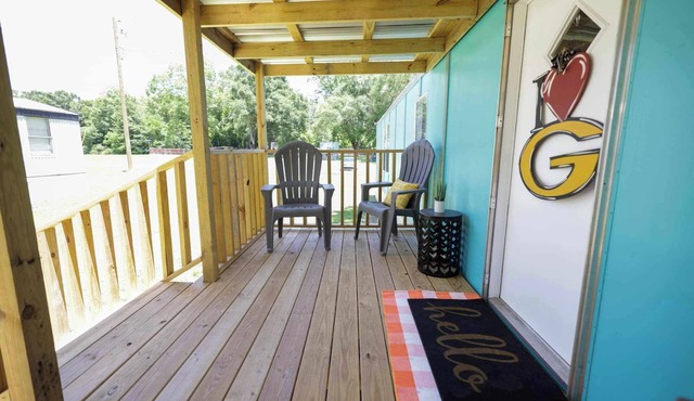 Cozy 2-BR 2BA mobile home with AC and WiFi in Friendly Place Geneva