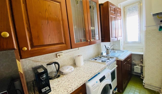 Cozy 2-BR Apartment Fully Equipped with Kitchen