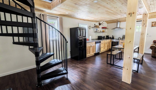 Cozy 2 BR Cabin near Lake Wallenpaupack - Welcome to the Clubhouse