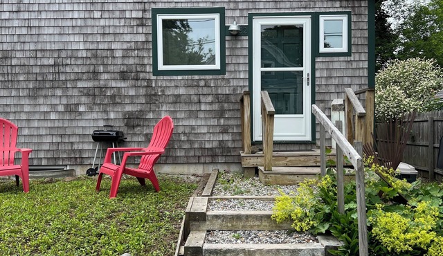 Cozy 2 BR Close to Downtown