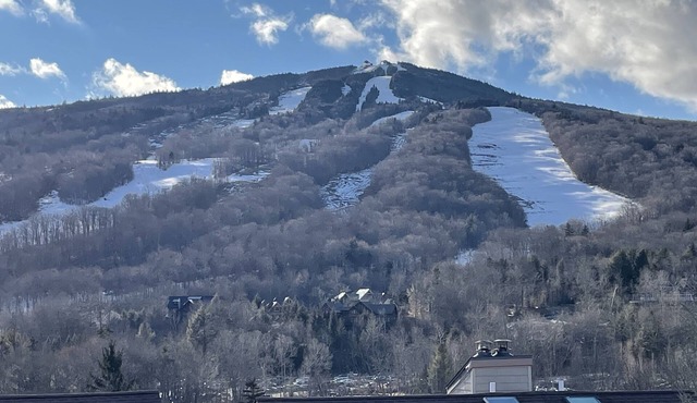 Cozy 2 BR Condo With Spectacular View of Mount Snow!