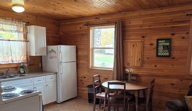 Cozy 2 BR Cottage close to CavendishnInn The Woods Cottages PEI - Cottage 2