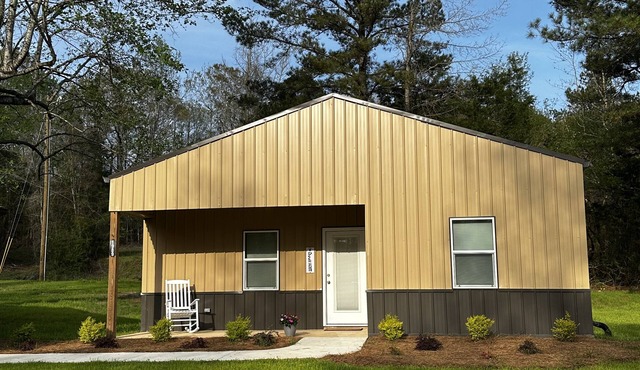 Cozy 2-BR house in a quiet country setting within minutes of Meridian w/WiFi