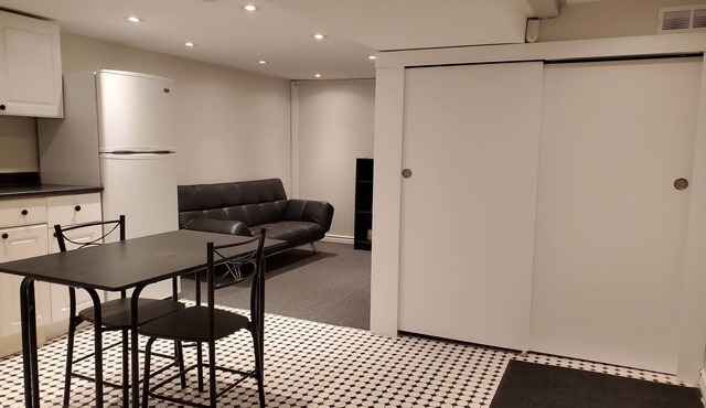 Cozy 2 BR In the Heart of Little Italy