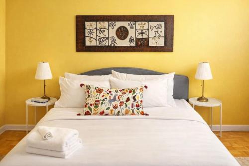 Cozy 2-BR Montreal Suite - 3 Beds - Great Location