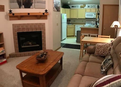 Cozy 2 BR Mountain View - walk to resort
