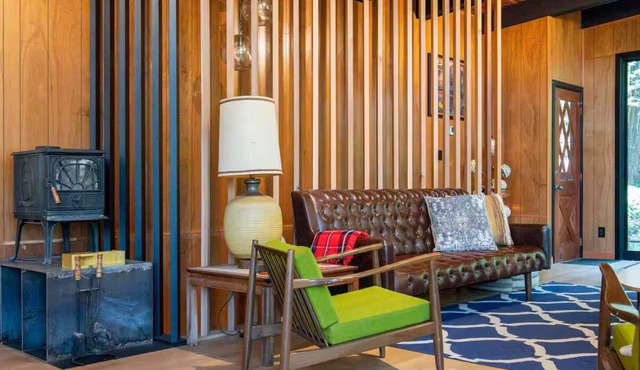 Cozy 2-BR Stay w/PVT Decks & Scenic Forest Views