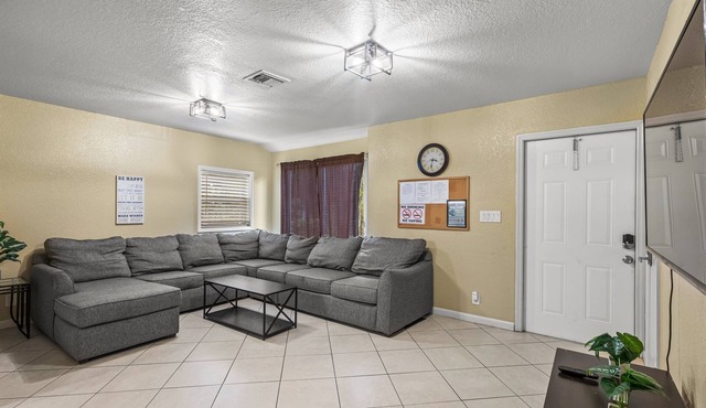 Cozy - 2 Jacuzzis - Quiet Street - Palm Wave Says