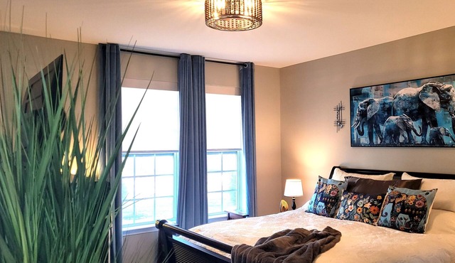 Cozy 2 King Suites SFH in Bayberry Work-Ready