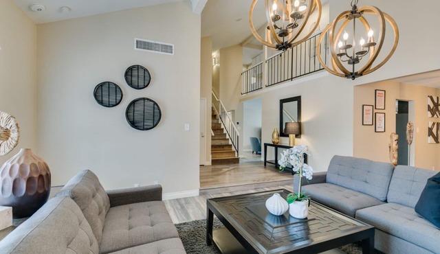 Cozy 2 master suite pool house near strip and convention center