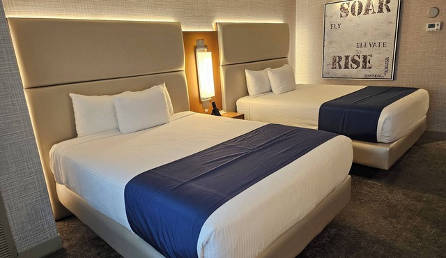 Cozy 2 Queen beds at Strat Casino Las Vegas with AC and gym